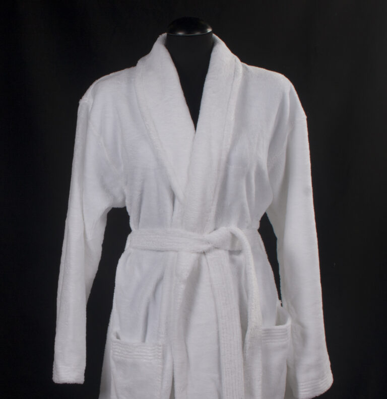 VAYOIL TEXTIL PRESENTA UN ALBORNOZ QUE PARA SU LAVADO NECESITA MENOS AGUA QUE UNO CONVENCIONAL