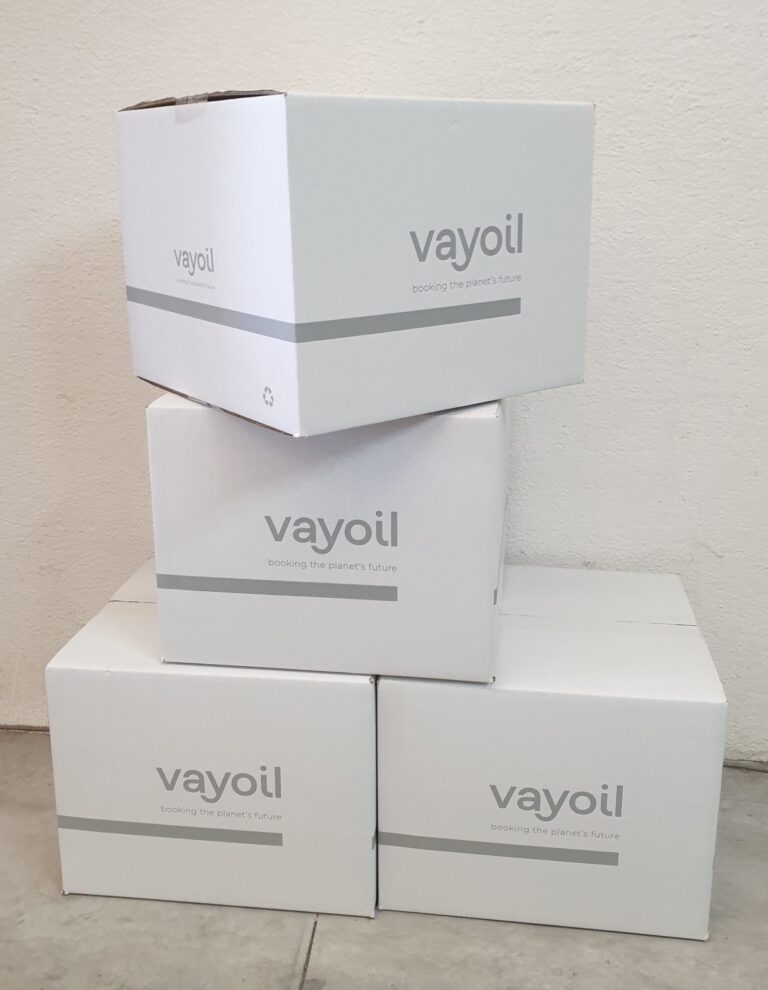 VAYOIL TEXTIL UTILIZA CAJAS DE CARTON 100% RECICLADO Y RECICLABLE PARA EL ENVIO DE SU PRODUCTOS